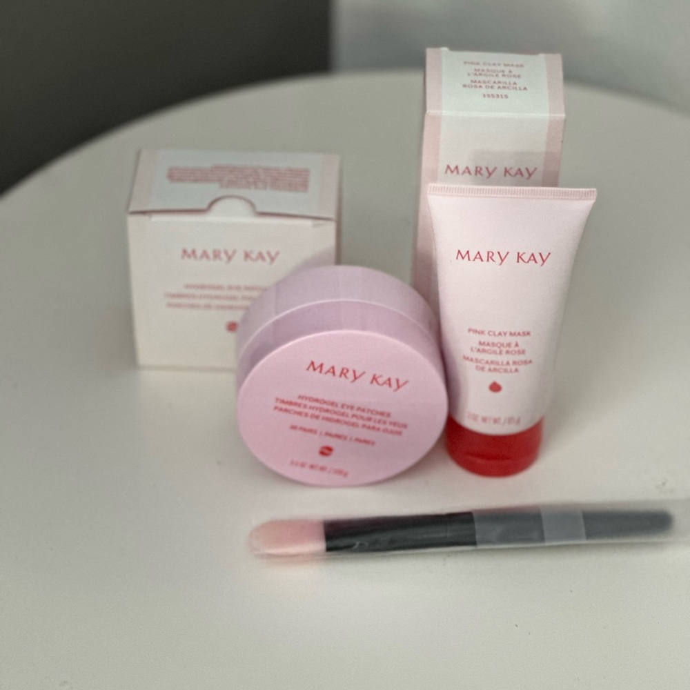 Pink Clay mask and Gydrogel Eye Patches